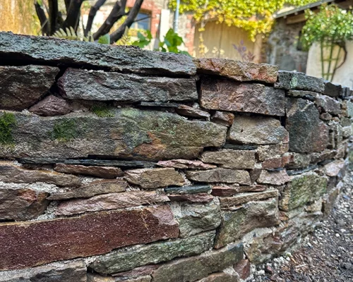 Aménagement de jardin à Liré pierres sèches et acier Corten